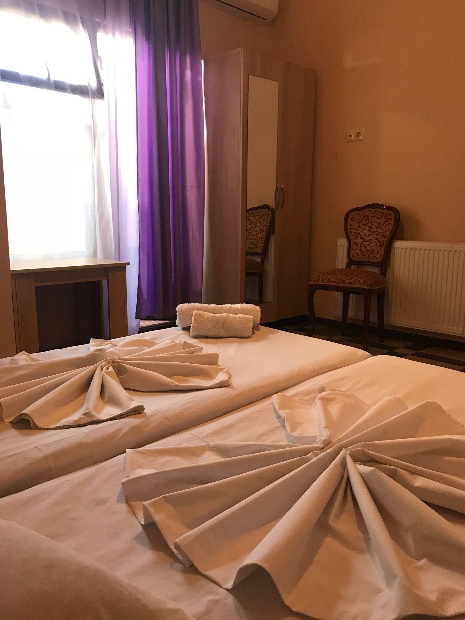 Holiday House Батуми Экстерьер фото