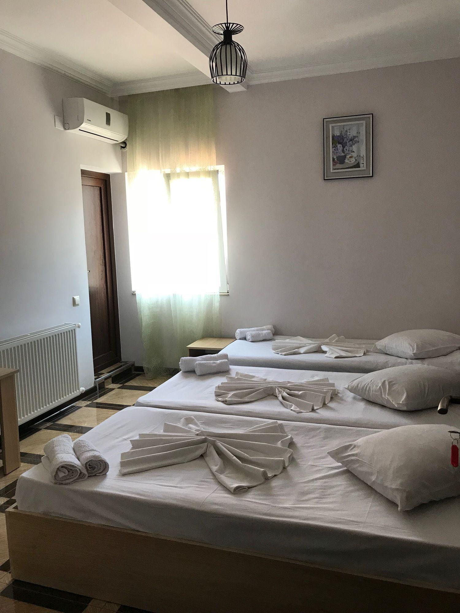 Holiday House Батуми Экстерьер фото