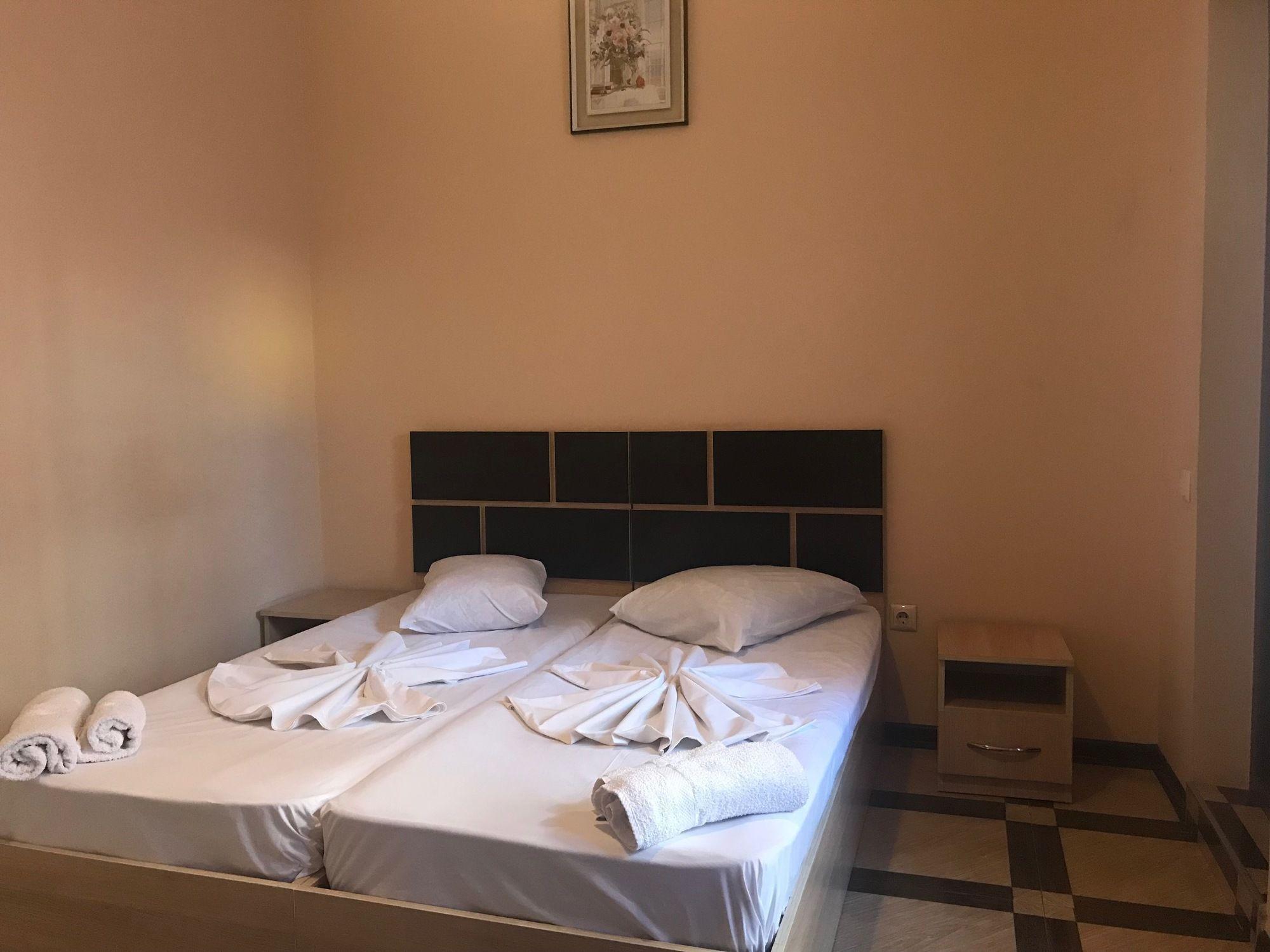 Holiday House Батуми Экстерьер фото