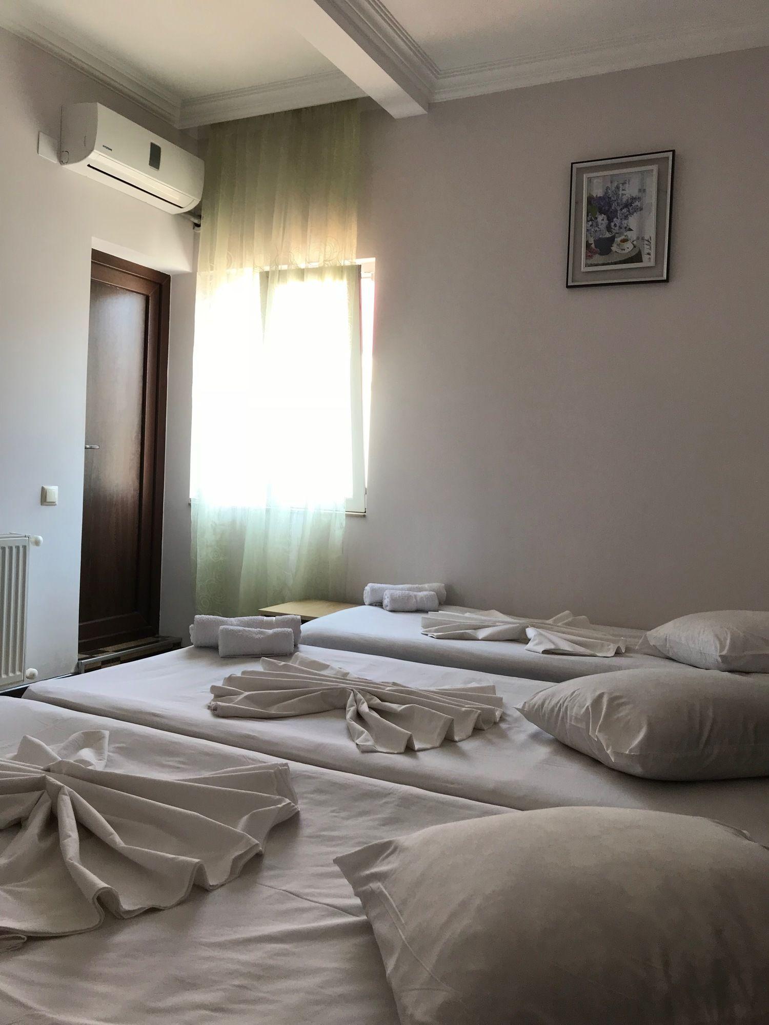 Holiday House Батуми Экстерьер фото