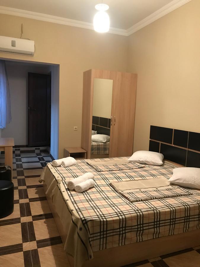 Holiday House Батуми Экстерьер фото